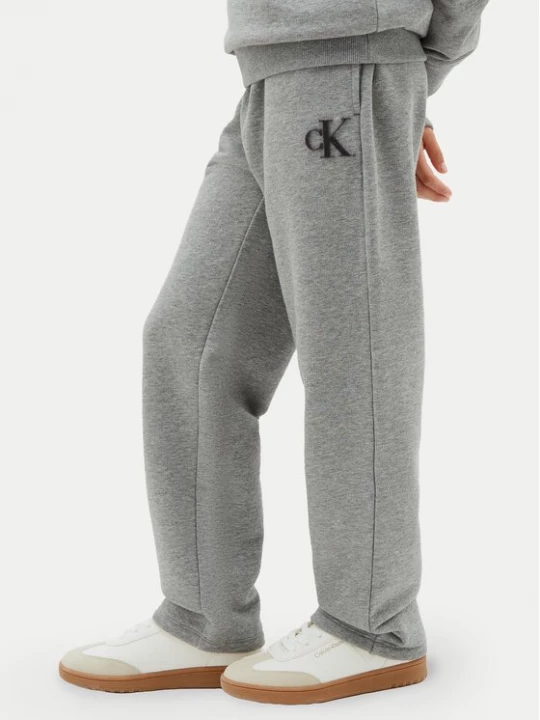 Obrázek produktu Calvin Klein Teplákové kalhoty LVCKTJC43B Šedá Regular Fit