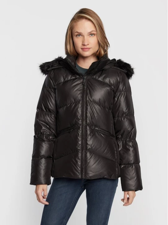 Obrázek produktu Calvin Klein Vatovaná bunda Essential K20K204952 Černá Regular Fit