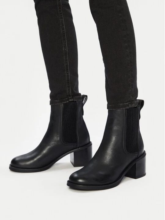 Obrázek produktu Clarks Polokozačky Chamberly Top 26179551 Černá
