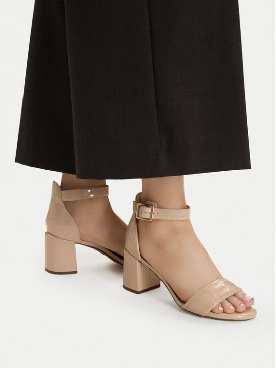 Obrázek produktu Clarks Sandály Ezoria Mae 26181299 Béžová