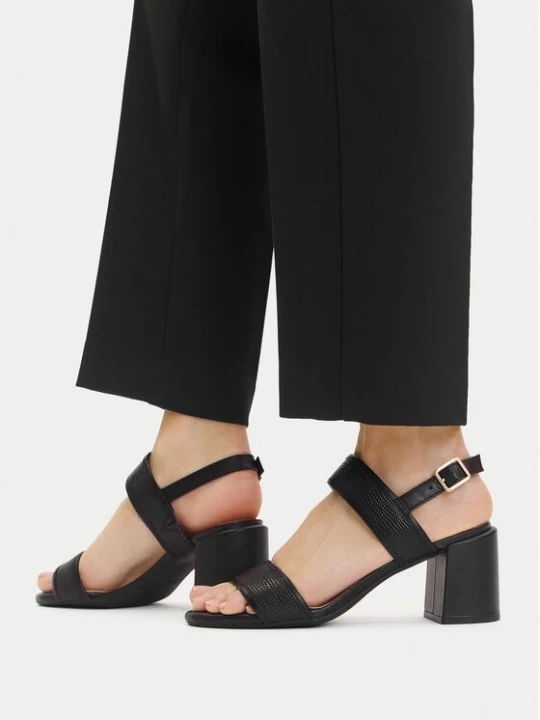 Obrázek produktu Clarks Sandály Ezoria Sling 26181300 Černá