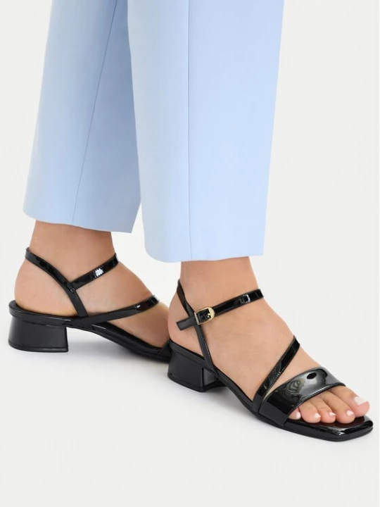 Obrázek produktu Clarks Sandály Serina35 Strap 26186117 Černá