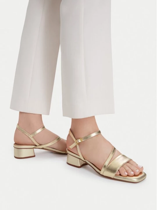 Obrázek produktu Clarks Sandály Serina35 Strap 26186120 Zlatá