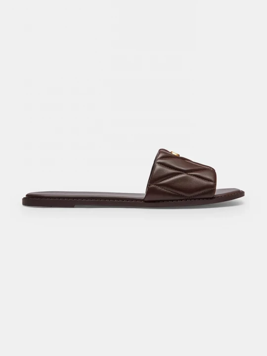Obrázek produktu Coach pantofle na plochém podpatku dámské kožené Holly Quilted Leather Sandal hnědá