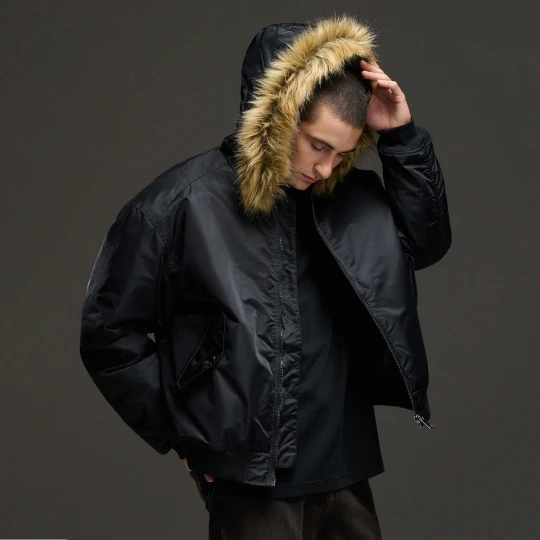 Obrázek produktu Cropp - Bunda bomber s kapucí - černý
