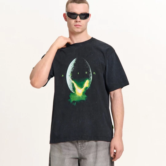 Obrázek produktu Cropp - Černé tričko s potiskem Alien - černý
