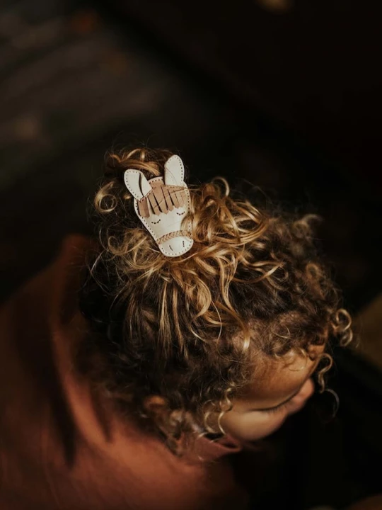 Obrázek produktu Donsje Dětská sponka Donsje Josy Special Hairclip Horse béžová