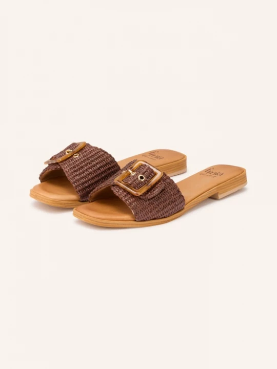 Obrázek produktu È Mia Sandály tmavě hnědá E Mia