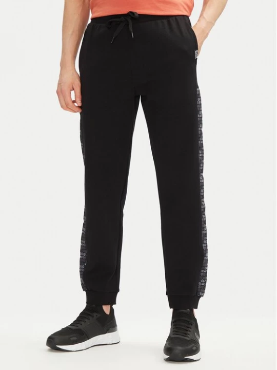 Obrázek produktu EA7 Emporio Armani Teplákové kalhoty 7M000216 AF12660 UC001 Černá Regular Fit