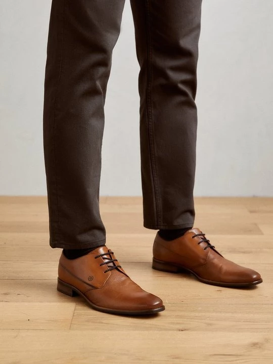 Obrázek produktu Elegantní šněrovací boty Bugatti koňaková