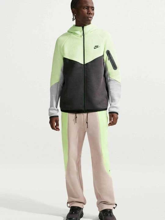 Obrázek produktu Fleecová bunda Nike světle zelená