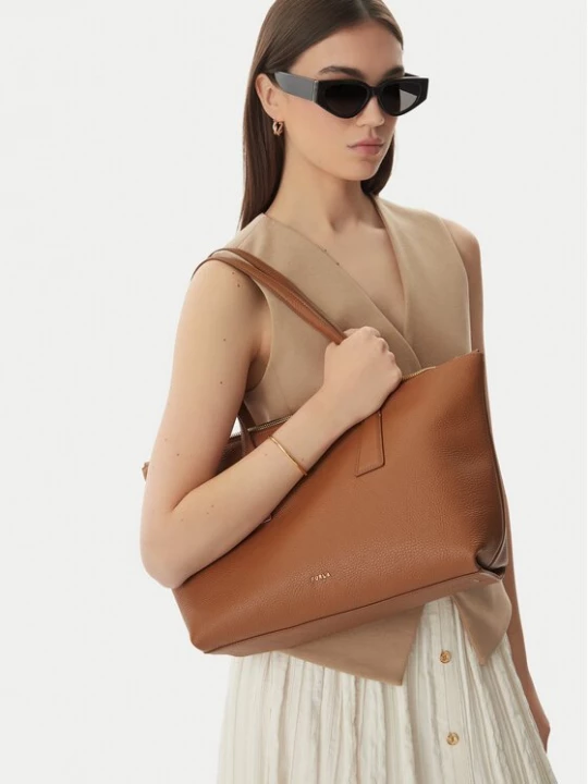 Obrázek produktu Furla Kabelka Olivia M Tote WB01977 HSF000 CN 4557S Hnědá