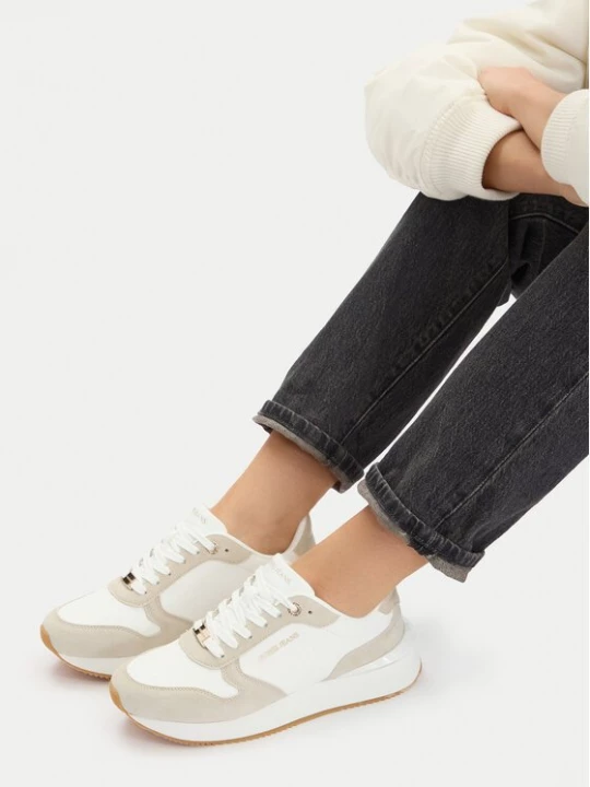 Obrázek produktu Guess Jeans Sneakersy CWBEO-K250087 Bílá