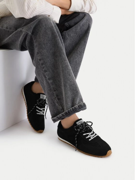 Obrázek produktu Guess Jeans Sneakersy EO-CS5262 Černá