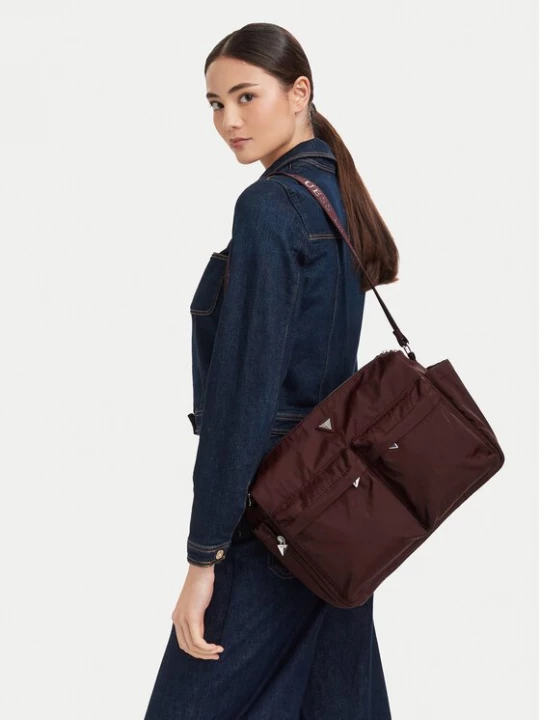 Obrázek produktu Guess Kabelka J6YZ12 W2530 Bordó