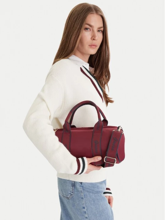 Obrázek produktu Guess Kabelka V5BZ08WF660 Bordó