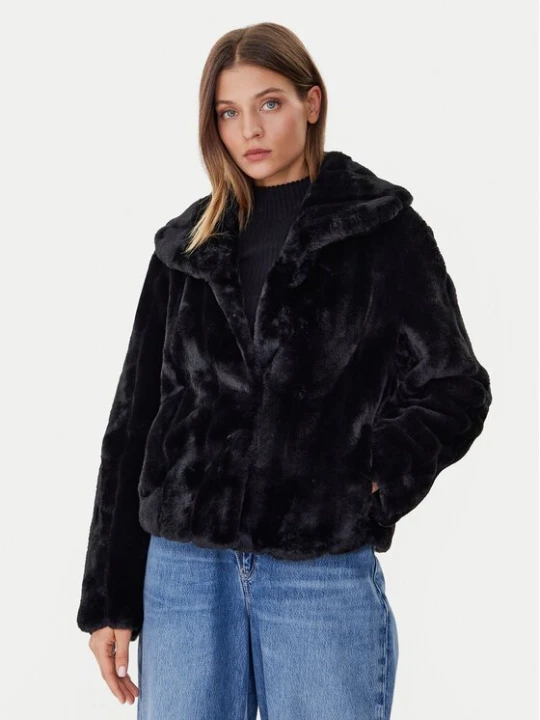 Obrázek produktu Guess Kožešina New Sophy W0BL0N WDCH0 Černá Regular Fit