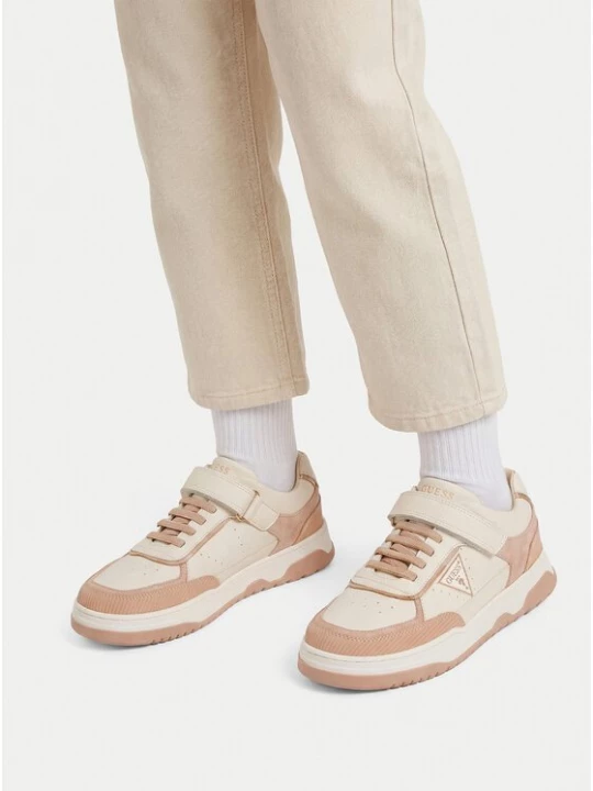 Obrázek produktu Guess Sneakersy CEO-CI12-CAROL-05 Écru Krémová