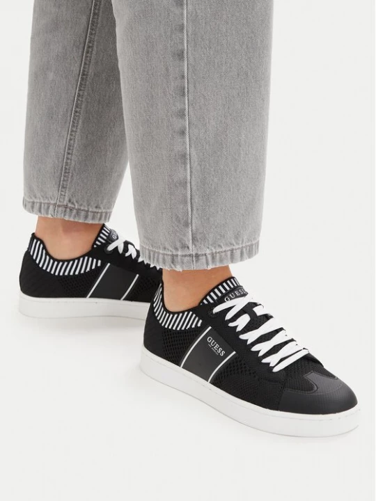 Obrázek produktu Guess Sneakersy FLPJRX FAB12 Černá