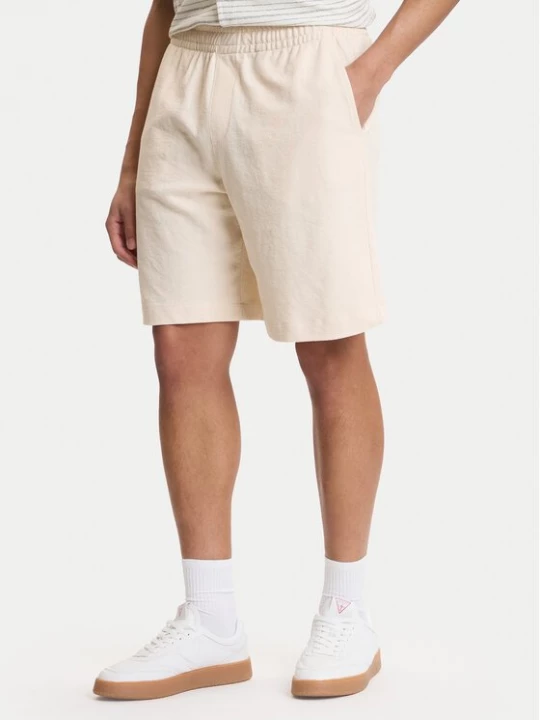 Obrázek produktu Guess Sportovní kraťasy M6GD16 K3088 Écru Regular Fit Krémová