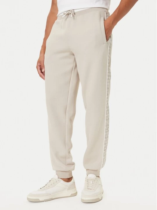 Obrázek produktu Guess Teplákové kalhoty Z5BB18 KB3P2 Béžová Regular Fit