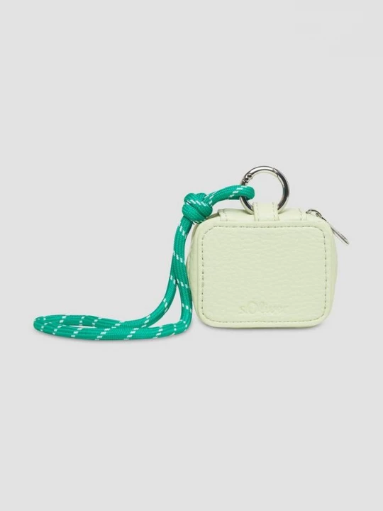 Obrázek produktu Imitace kůže v mini velikosti s vyraženým logem a Zapínáním na zip s.Oliver zelená