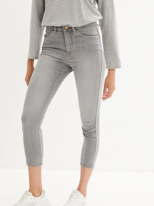 Obrázek produktu Jeansy o kroju skinny 7 / 8 z wygodnym stretchem BonPrix szary