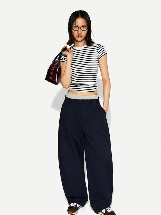 Obrázek produktu Jednoduché tričko Bershka modrá