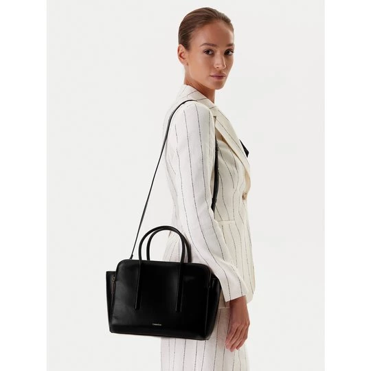 Obrázek produktu Kabelka Calvin Klein Carryall Mini Leather Tote Bag LV04F3034G Černá