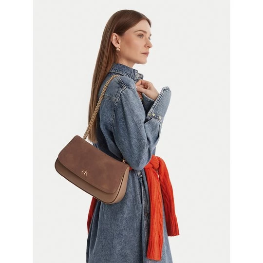 Obrázek produktu Kabelka Calvin Klein Ck Conv Chain Brushed Medium Bag LV04F3407G Béžová