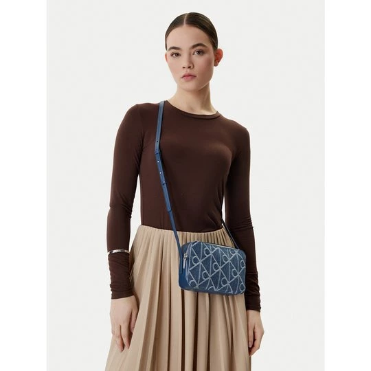 Obrázek produktu Kabelka Calvin Klein Emblem Aop Denim Camera Bag LV04F3430G Modrá