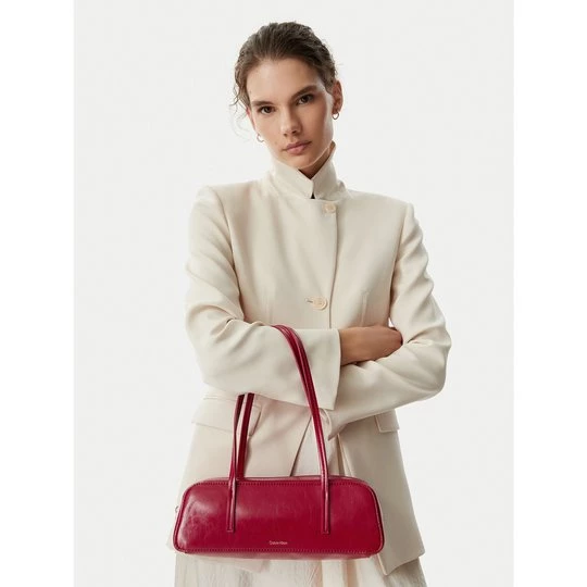 Obrázek produktu Kabelka Calvin Klein Foil Logo Glossy Bauletto LV04F3638G Červená