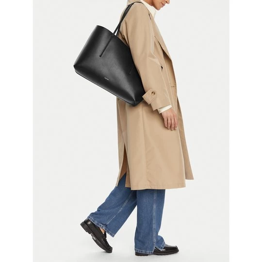 Obrázek produktu Kabelka Calvin Klein Foil Logo Tote W/Pouch LV04F3274G Černá