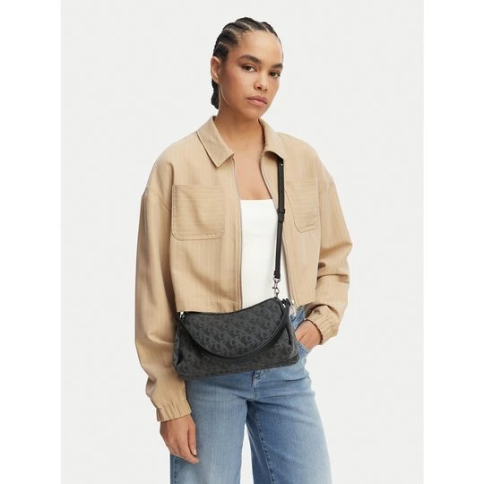 Obrázek produktu Kabelka Calvin Klein Jeans Ck Shoulder Bag IU0IU00737 Černá