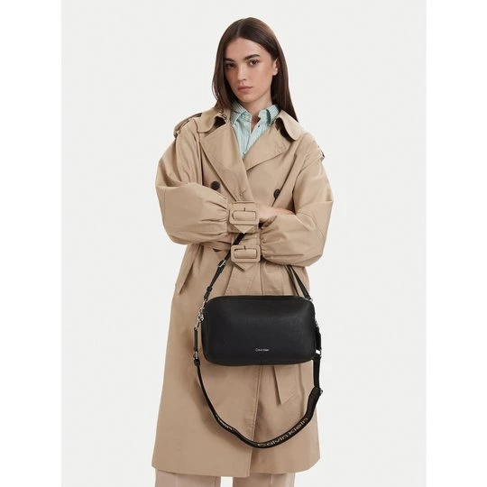 Obrázek produktu Kabelka Calvin Klein Webbing 2X Strap Lg Camera Bag LV04F3642G Černá