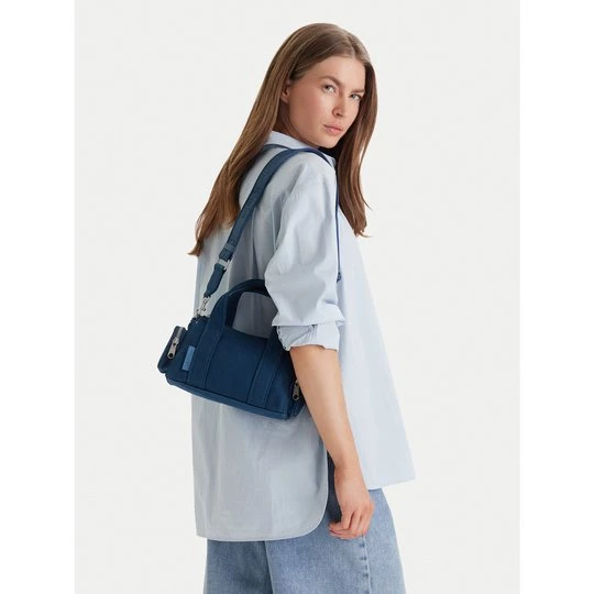 Obrázek produktu Kabelka Calvin Klein Webbing Strap Canvas Pocket Bag LV04F3464G Modrá
