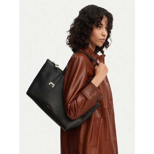 Obrázek produktu Kabelka Furla Olivia M WB01977 HSF000 CN O6000 Černá