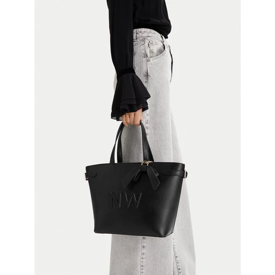 Obrázek produktu Kabelka Nine West EO-Lira-LX20086b Černá