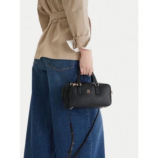 Obrázek produktu Kabelka Tommy Hilfiger Th Daily Crossover Mono AW0AW18415 Černá