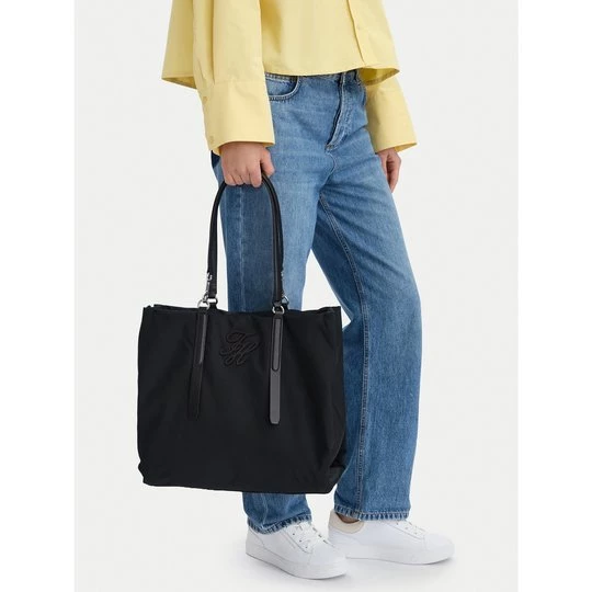 Obrázek produktu Kabelka Tommy Hilfiger Th Elevated Nylon Tote AW0AW18406 Černá
