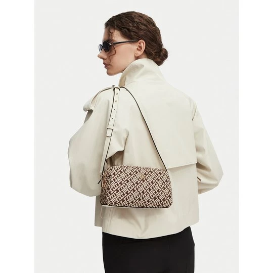 Obrázek produktu Kabelka Tommy Hilfiger Th Grace Camera Bag Jacquard AW0AW18864 Hnědá