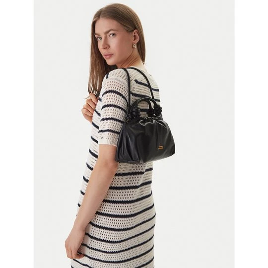 Obrázek produktu Kabelka Tommy Hilfiger Th Soft Leather Med Crossover AW0AW18369 Černá