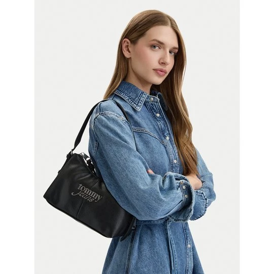 Obrázek produktu Kabelka Tommy Jeans Tjw Bold Shoulder Bag AW0AW18468 Černá
