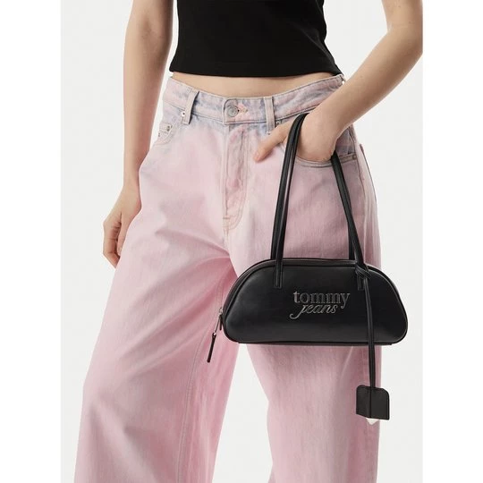 Obrázek produktu Kabelka Tommy Jeans Tjw Bold Shoulder Bag AW0AW18787 Černá
