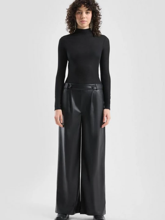 Obrázek produktu Kalhoty v imitaci kůže / High Rise / Wide Leg / Regular Fit QS černá