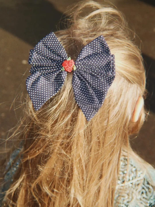 Obrázek produktu Konges Sløjd skřipce do vlasů dětské ROSE ROUGE BOW HAIR CLIP námořnická modř