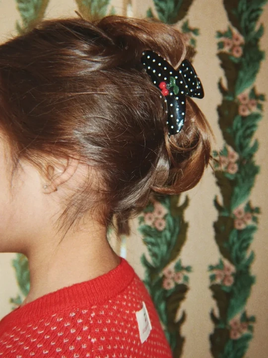 Obrázek produktu Konges Sløjd spona do vlasů dětská CHERRY DOT BIG HAIR CLAW námořnická modř
