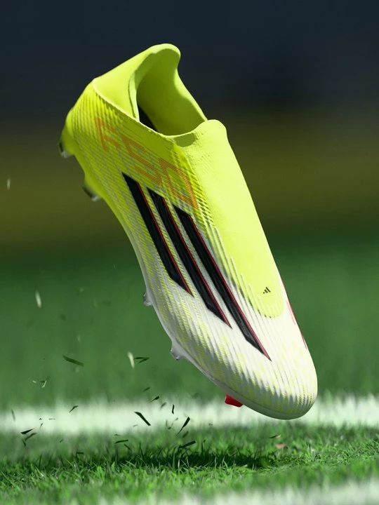 Obrázek produktu Kopačky pro pevný povrch Adidas žlutá