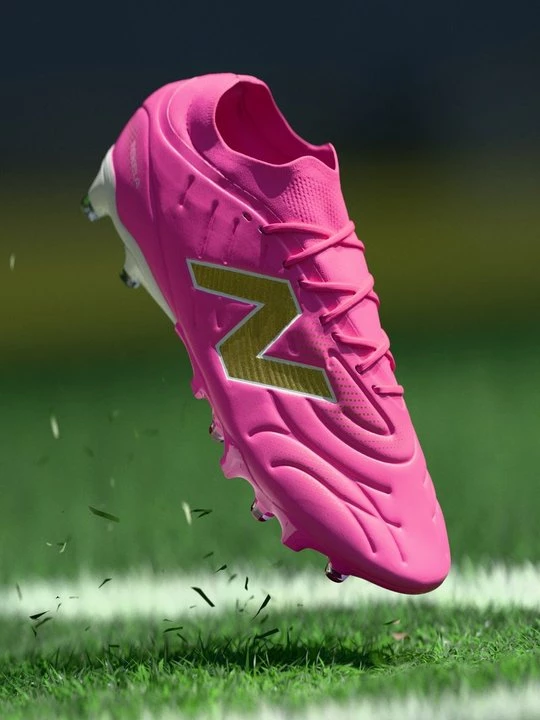 Obrázek produktu Kopačky pro pevný povrch New Balance růžová