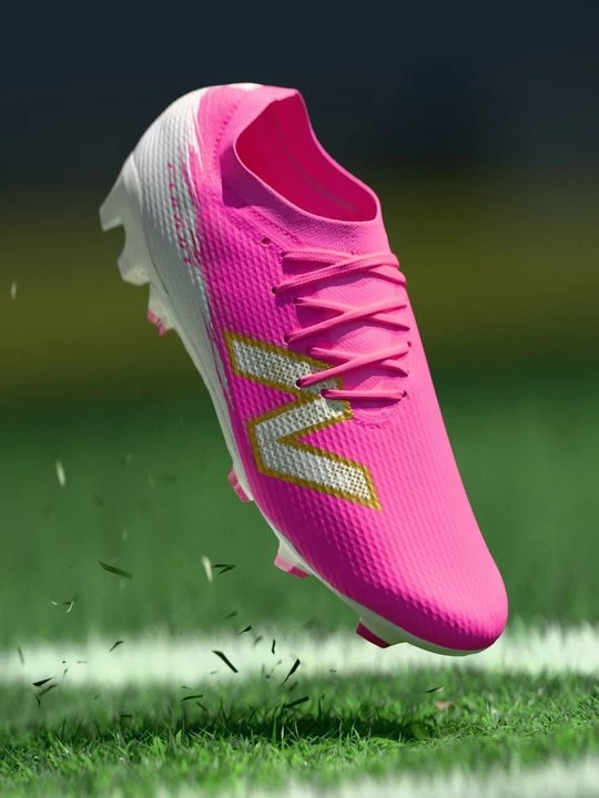 Obrázek produktu Kopačky pro pevný povrch New Balance růžová